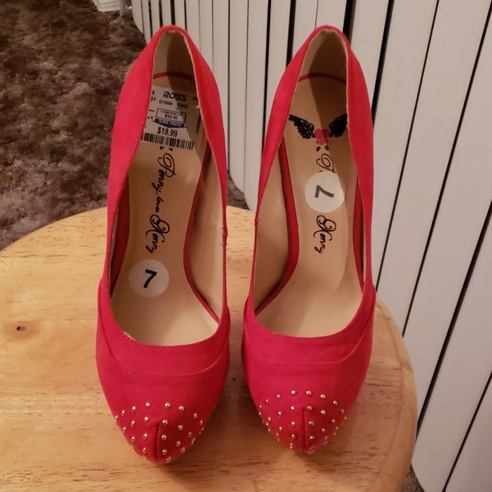 Heels - Picture 2 of 4